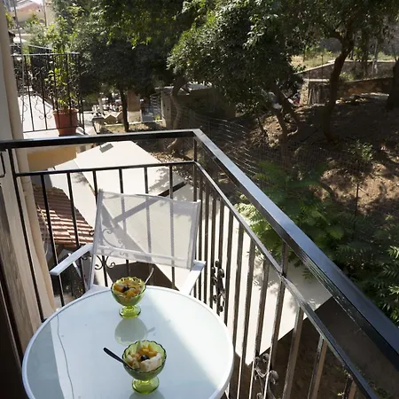 Elia Portou ハニア