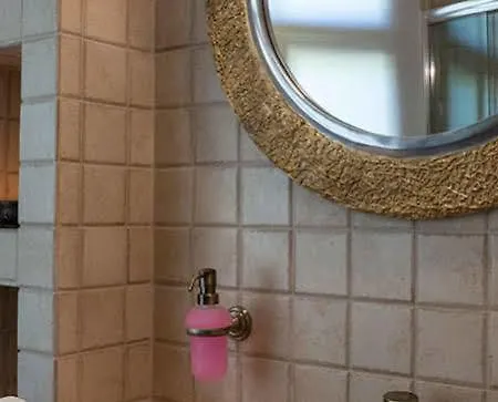 Elia Portou * ハニア