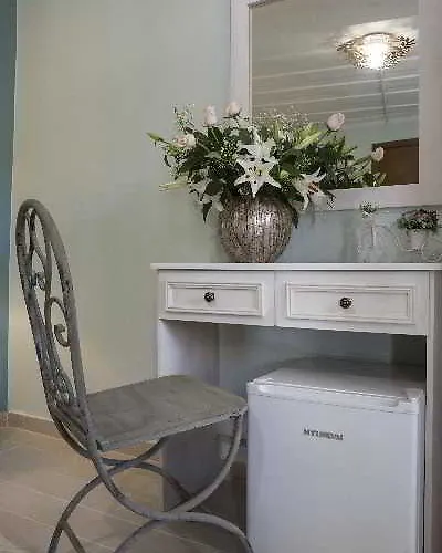 Elia Portou * ハニア