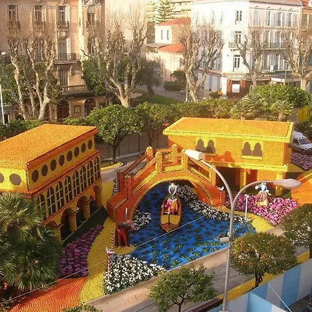 Elia Portou * Hriszí Aktí Haniá