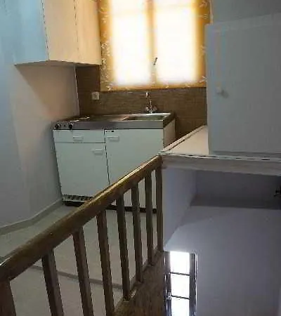 Elia Portou * Hriszí Aktí Haniá